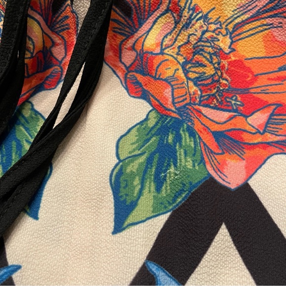 Flying Tomato Women’s Off The Shoulder Floral Scarf Border Print Top Medium - Picture 8 of 14